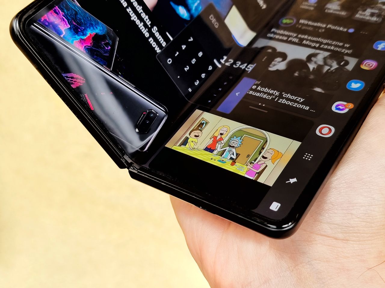 Samsung Galaxy Z Fold 3 to król wielozadaniowości. Nowa funkcja to