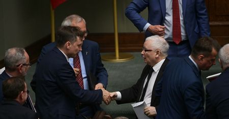 Ostro zaatakował premiera. "Wszyscy patrzyli na siebie krzywo w Sejmie"