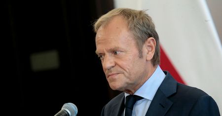 Co z pomysłem Tuska? Sienkiewicz mówi, jak jest