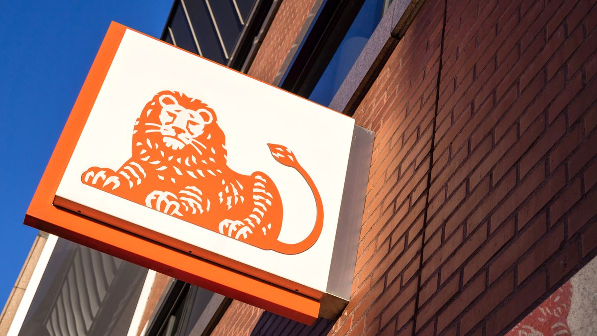 ing, bank, banking system, netherlands, dutch, financial institute, finance, financing, credit, commercial, business, building, facade, subsidiary, branch, store, agency, office, branch network, marketing, service, advertising, sign, logo, badge, trademark, brand, company, emblem, lettering, entrance, urban, retail, private, outside, outdoor, exterior, lion, orange, retail banking, direct banking, commercial banking, investment banking, asset management, insurance services, sky, blue