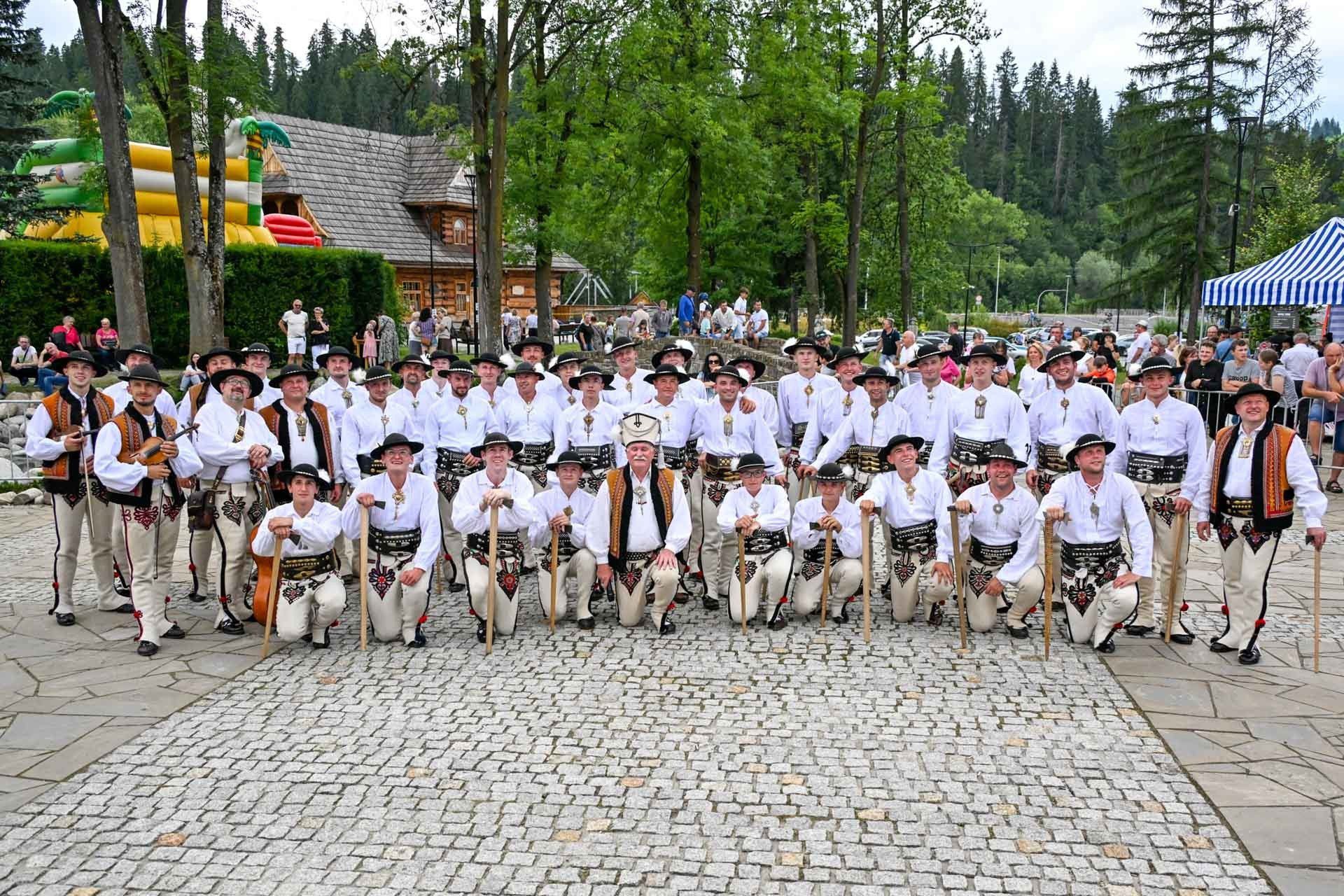 Taniec &#34;Zbójnicki&#34; górali w Poroninie