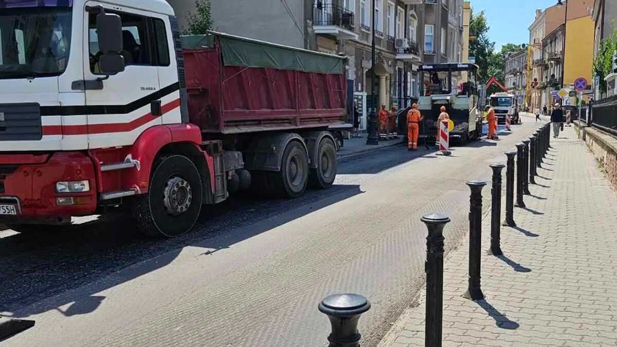 Wymiana asfaltu na ul. Staszica