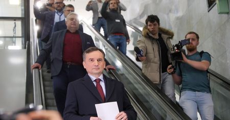 Policja zatrzymała Ziobrę. Komisja chce aresztu dla polityka