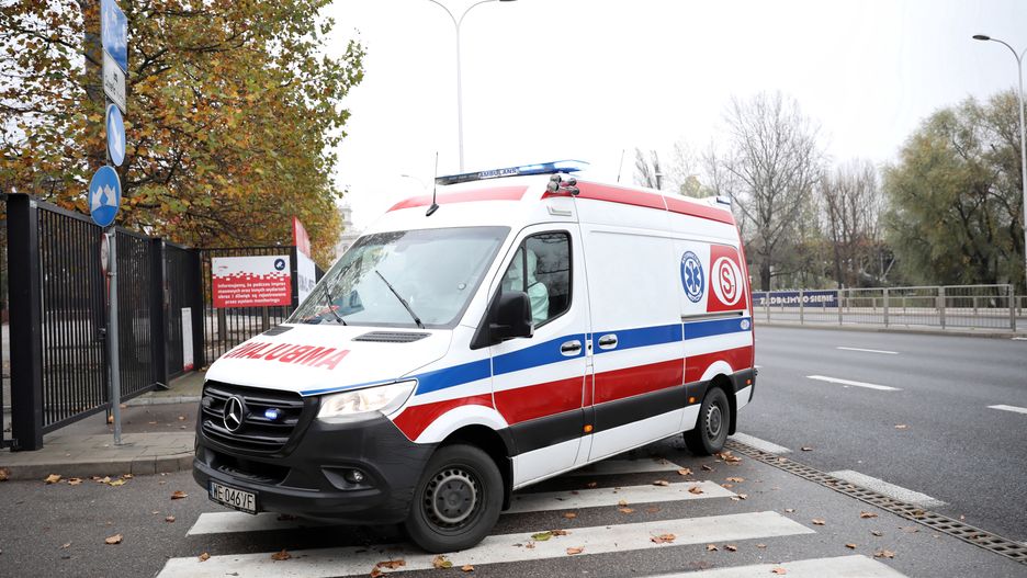 Koronawirus w Polsce. Szpital odmówił przyjęcia kobiety, która pracowała w nim od 35 lat. Chora zmarła