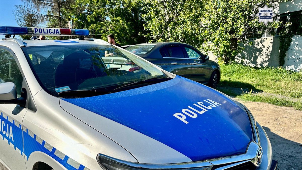 Kierująca tym BMW, mając 3 prom. alkoholu we krwi, spowodowała dwie kolizje i uciekła z miejsca zdarzenia