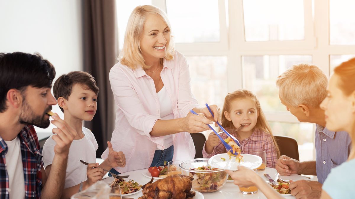 Jak oszczędzić, gotując posiłki dla dużej rodziny? Podpowiadamy