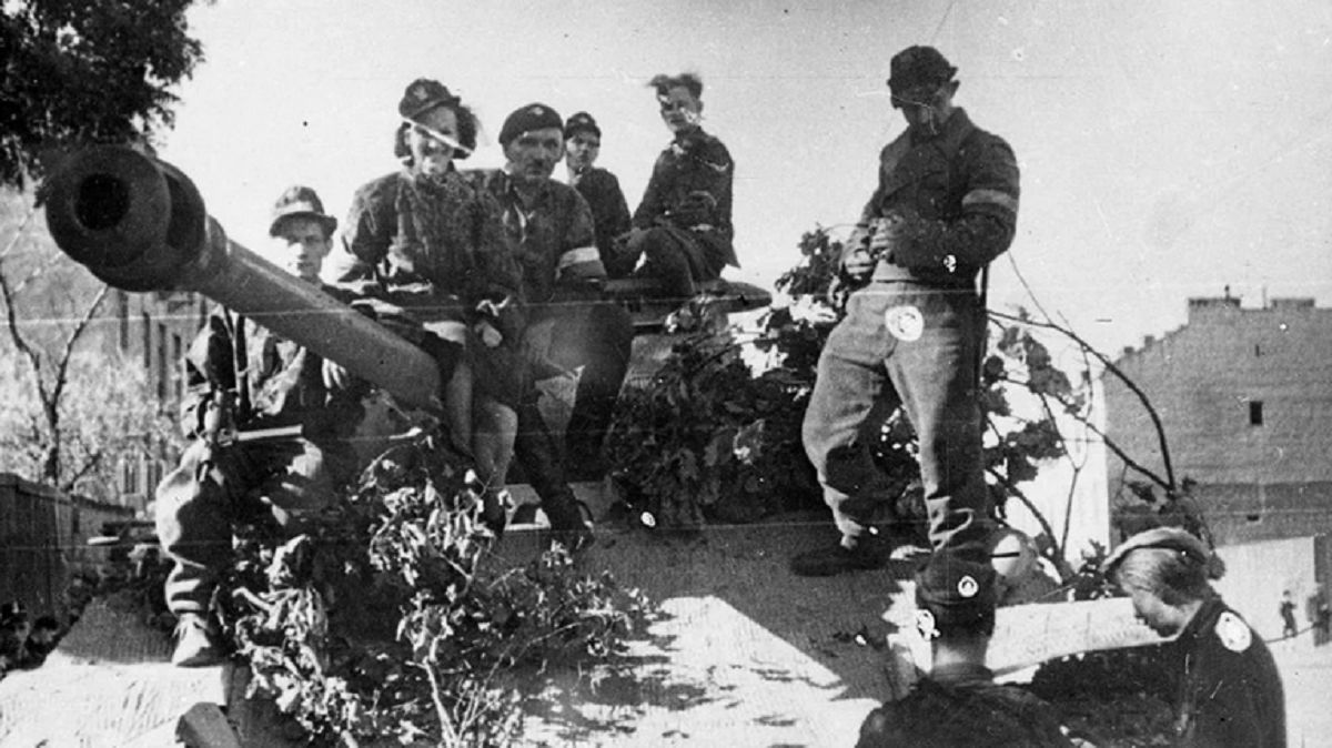 Mroczne oblicze Powstania Warszawskiego. Ekspert ujawnia nieznane fakty