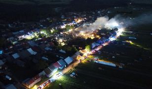 Pożar we wsi Nowa Biała. Premier: Zrobiliśmy wszystko, aby rodziny miały dach nad głową