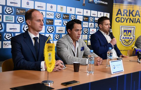 Piłkarze Arki Gdynia będą promować na koszulkach meksykańskie miasto Chignahuapan