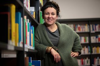 Efekt Olgi Tokarczuk. Sieci sprzedaży już liczą zysk. "200 tys. książek do końca roku"