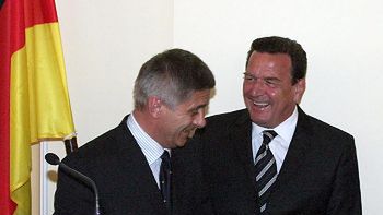 Premier Marek Belka i kanclerz Niemiec Gerhard Schroeder