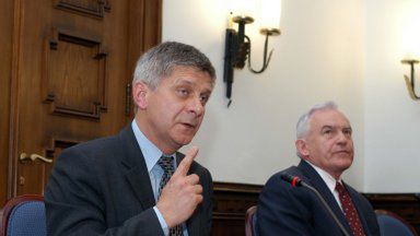 Kandydat na premiera prof. Marek Belka i premier Leszek Miller podczas konferencji prasowej