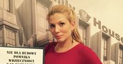 Izabella Łukomska-Pyżalska w czerwonej opiętej sukience eksponuje ogromny ciążowy brzuszek! [zdjęcie]