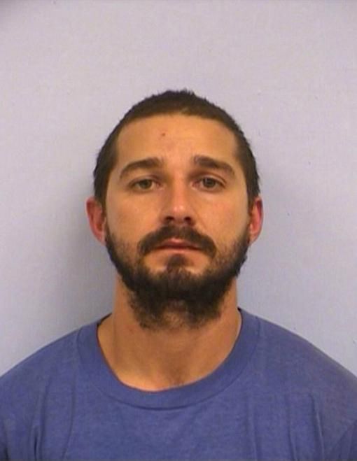 Shia LaBeouf na ostatniej prostej do całkowitego upadku? Wyciekło nagrania z aresztowania. Tych słów długo mu nie zapomną