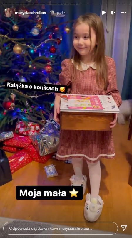 Córka Schreiberów ze świątecznym prezentem