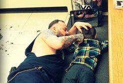 Przychodzi dziecko do fryzjera... "Proszę położyć się na podłodze"