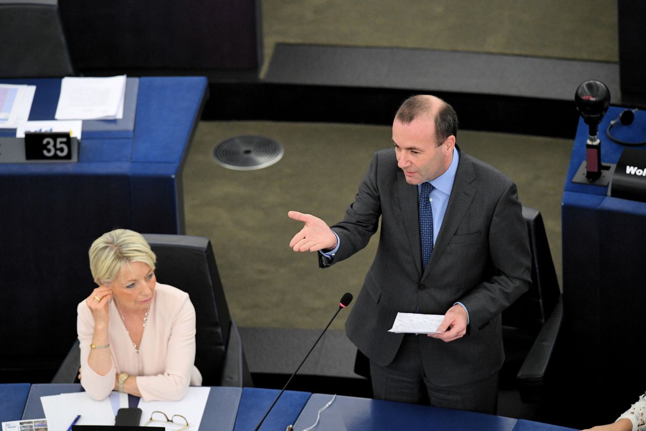 Manfred Weber krytykuje Mateusza Morawieckiego. "Stracił pan okazję do wyjaśnień"