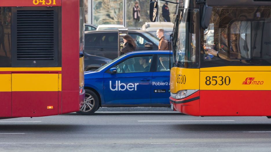 Sąd orzekł, że przewoźnicy komunikacji miejskiej są odpowiedzialni za terminowość odjazdów środków publicznego transportu zbiorowego.