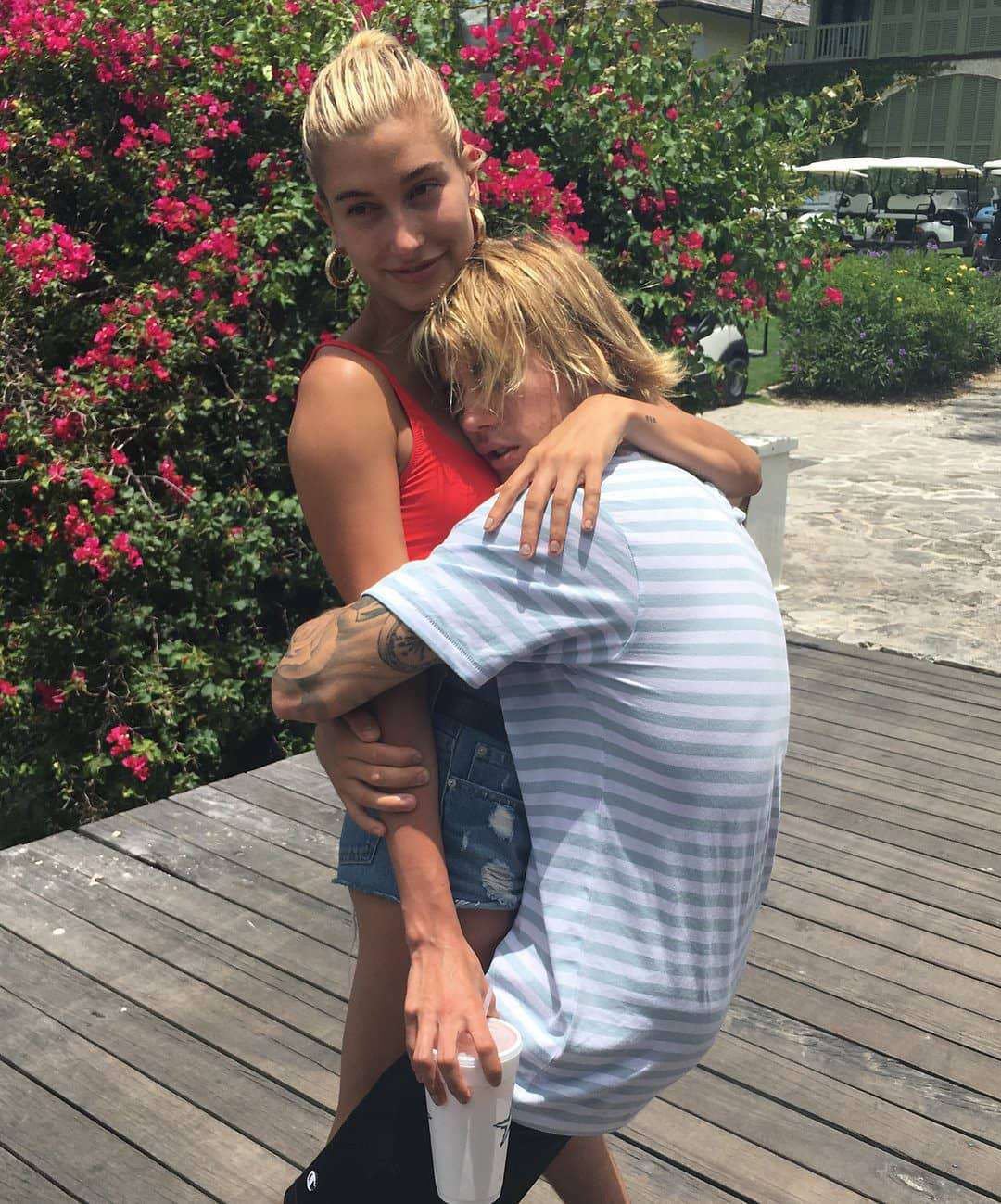 Justin Bieber i Hailey Baldwin zaręczyli się na  Bahamach