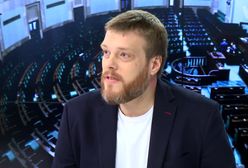 "Dlaczego Poczta Polska straszy pracowników?" pyta Adrian Zandberg. I zwraca uwagę na niecodzienny apel Poczty