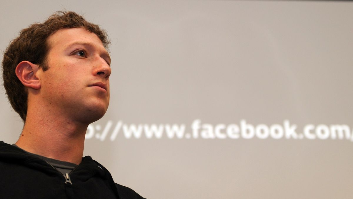 Mark Zuckerberg musiał ostatnio często odwiedzać państwowe instytucje