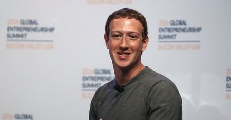 Mark Zuckerberg ma nowego pomocnika. To... Morgan Freeman