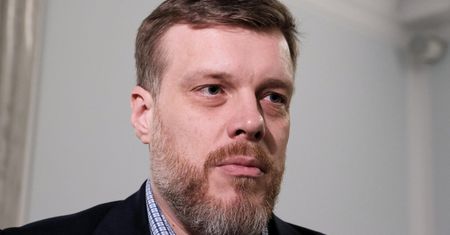 Adrian Zandberg o reformie emerytalnej. "PiS pokazuje, kto tu jest totalny"