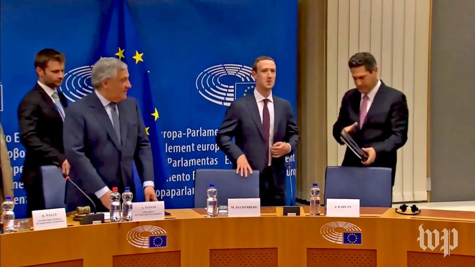 Mark Zuckerberg podczas rozmowy z przedstawicielami Parlamentu Europejskiego