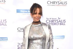 Halle Berry jest w ciąży? Aktorka dumnie pręży zaokrąglony brzuszek