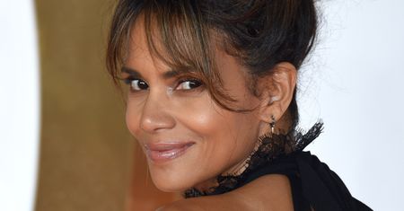 Halle Berry przeszła niesamowitą metamorfozę. Ma ośmiopak
