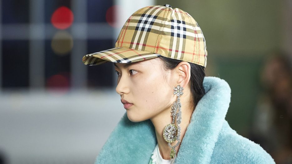 Burberry chce rozszerzyć ofertę akcesoriów. To jeden z pomysłów na odświeżenie marki