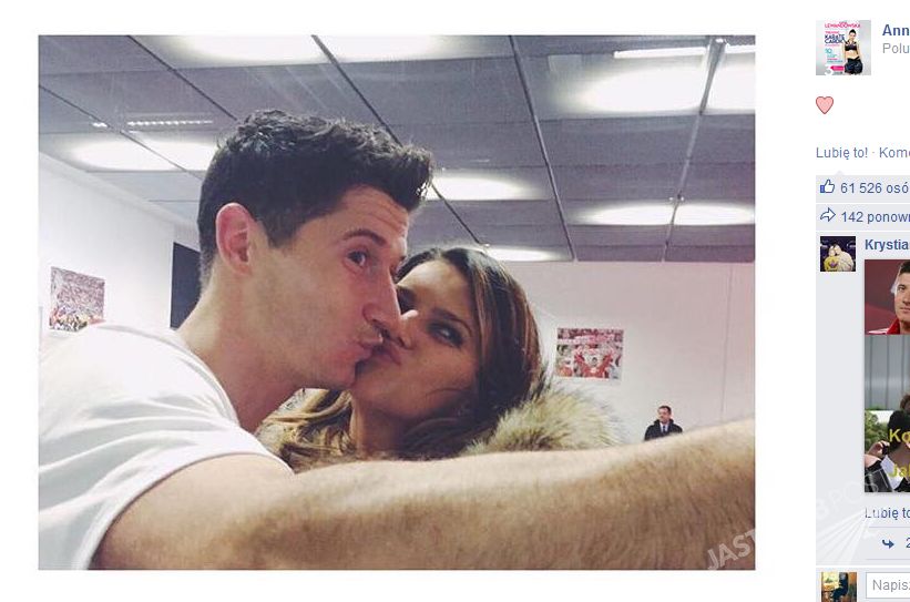 Anna Lewandowska całuje Roberta Lewandowskiego