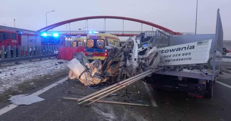 Tragedia na S8. W karambolu zginęły cztery osoby