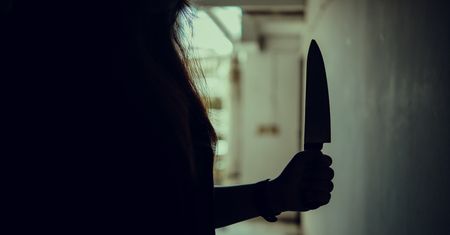 Dźgnęła męża nożem, a potem wysłała SMS do znajomego? Szokująca zbrodnia w Rzeszowie