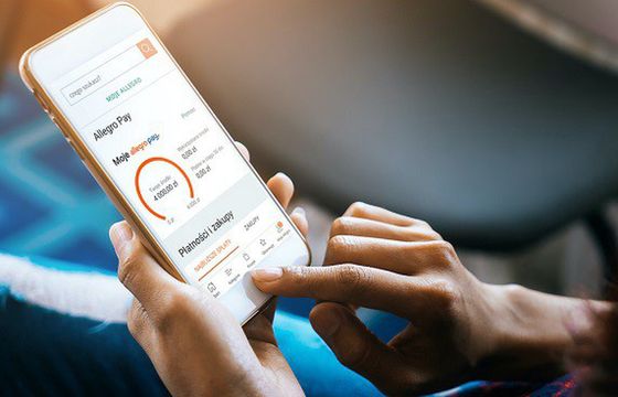 Na Allegro zakupy coraz częściej na kredyt. Tak robi już ponad 2 mln osób
