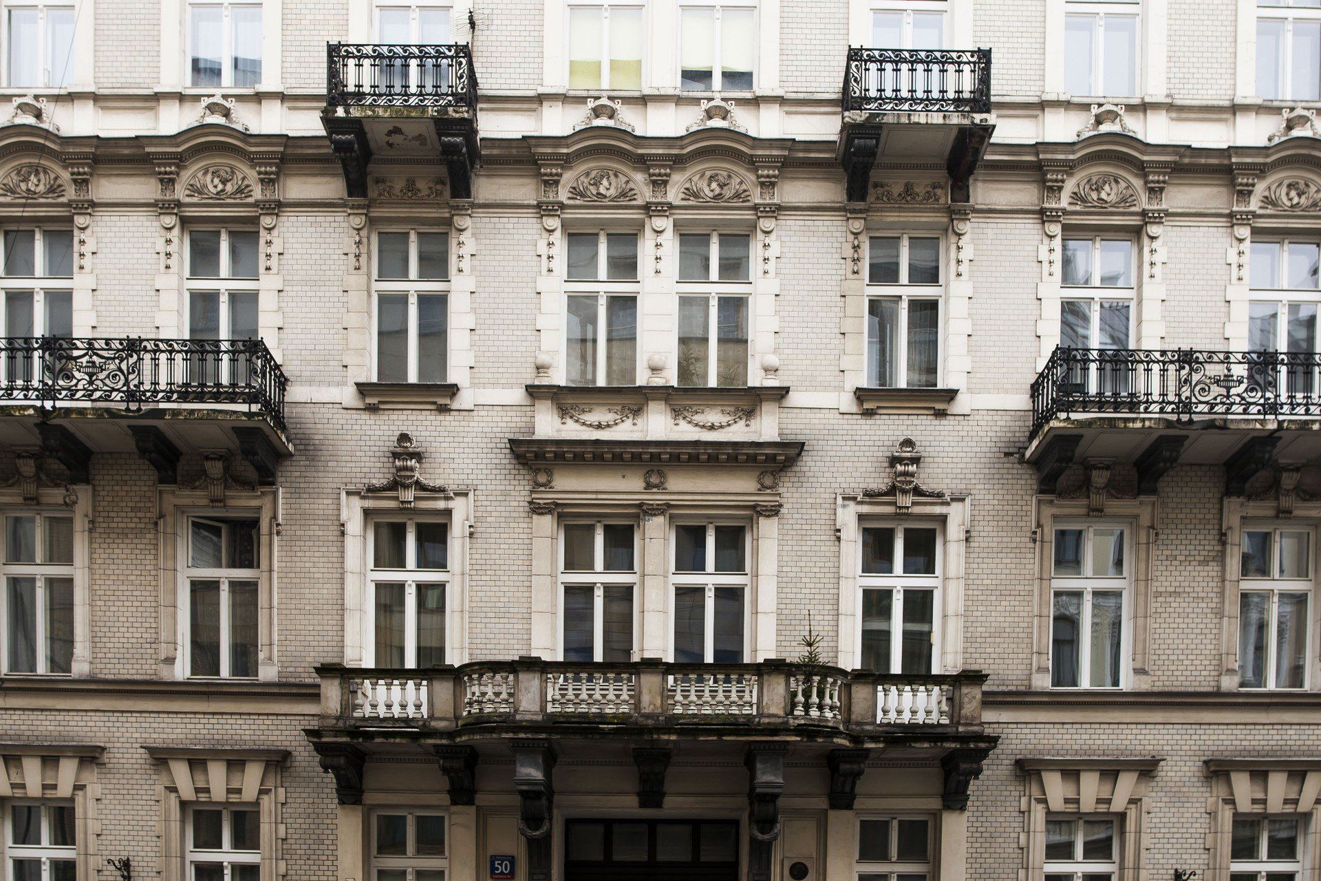 Ceny mieszkań w Warszawie maleją - z wyjątkiem jednej dzielnicy