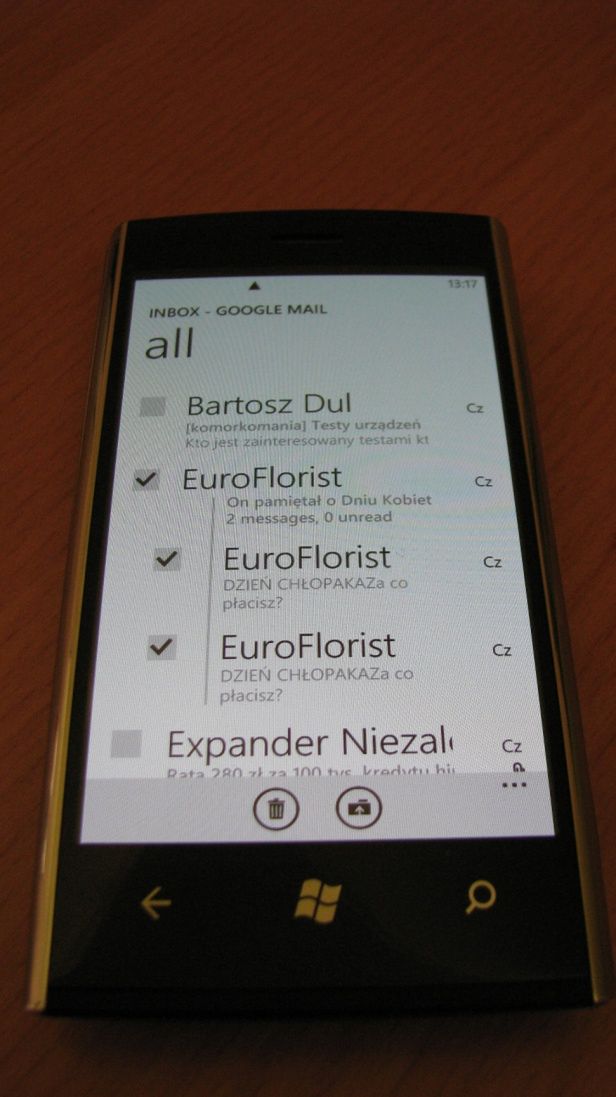 Testujemy Windows Phone 7.5 Mango cz.4 - społeczności, skrzynki pocztowe, hub People i kalendarz 4