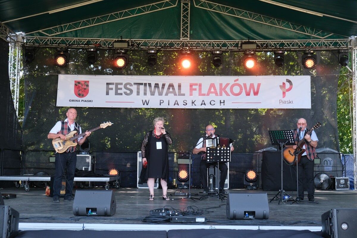 Występ kapeli Taaka Paka z Parczewa na Festiwalu Flaków w Piaskach