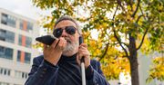 Ciągną ludzi za głowy. Innowacyjne okulary dla niewidomych