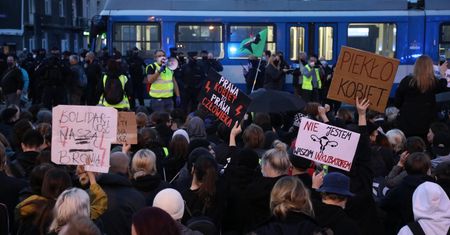 Aborcja. Protesty w Częstochowie. Policja użyła gazu pieprzowego