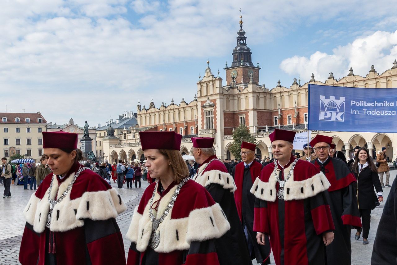 Kraków: Politechnika Krakowska ma już 80 lat. Inaugurację roku akademickiego uświetni najlepszy szybownik świata