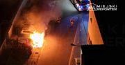 Warszawa: Pożar trzech samochodów na Woli. Trwa akcja gaśnicza