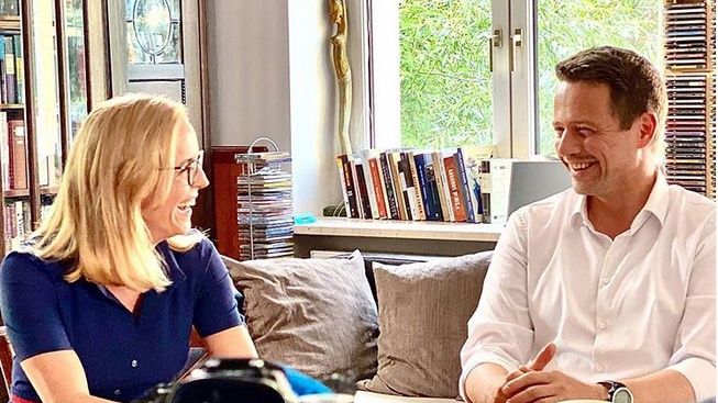 Rafał Trzaskowski pokazał jak wygląda wnętrze jego mieszkania.