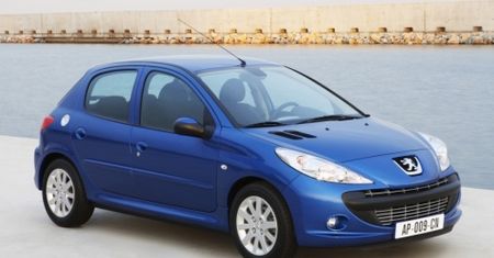 Peugeot 206 Plus ze świeżym noskiem