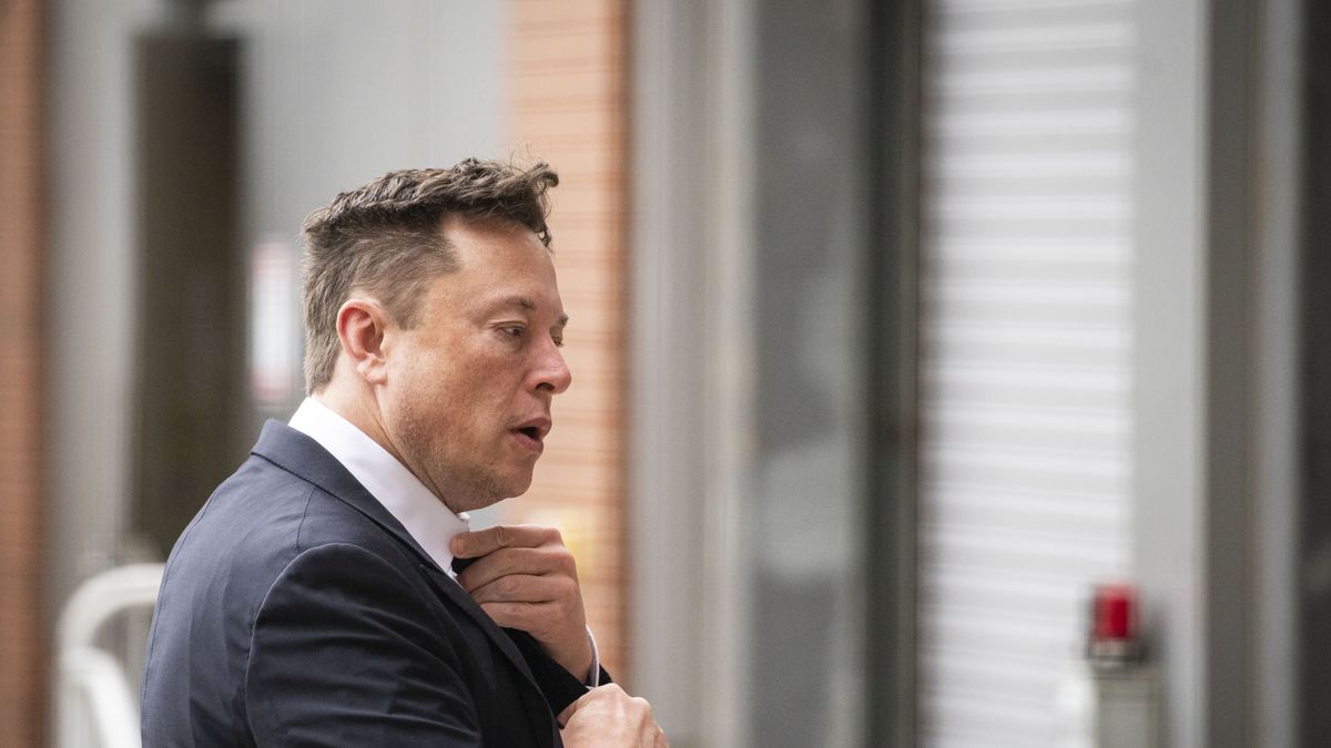 Elon Musk zagroził wstrzymaniem finansowania systemu Starlink w Ukrainie. Pentagon wraz z Ukrainą szukają teraz alternatyw