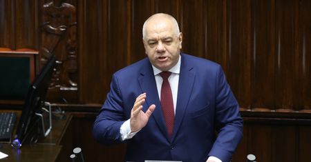 Sasin mówi o podatku od nadmiarowych zysków. "Nikt nie chce karać firm"