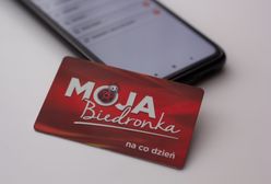 Usłyszała przy kasie, że to koniec karty Biedronki. Sprawdziliśmy to