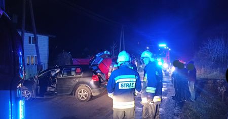 Koszmar. Cofający samochód najechał na mężczyznę. Nie żyje 59-latek