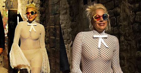Lady Gaga w stroju "syreny"...