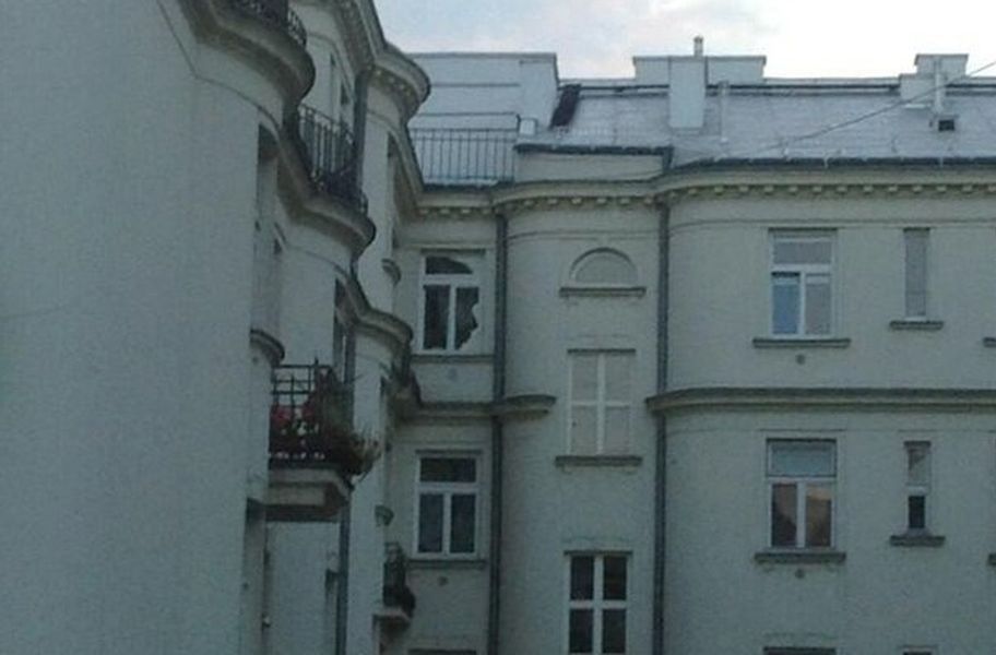 W oknie na Powiślu pojawiła się twarz Lecha Kaczyńskiego?